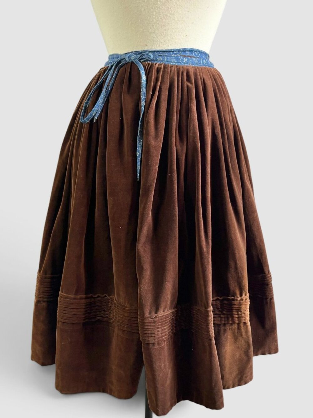 Vintage Hungarian Brown Velveteen Full Folk Dance Skirt